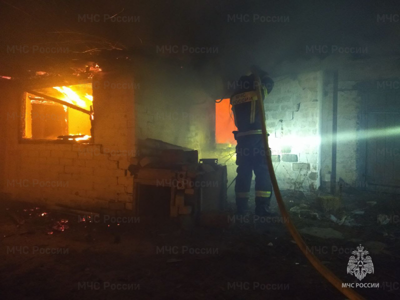 Пожарно-спасательное подразделение Херсонской области ликвидировало пожар в Новотроицком муниципальном округе